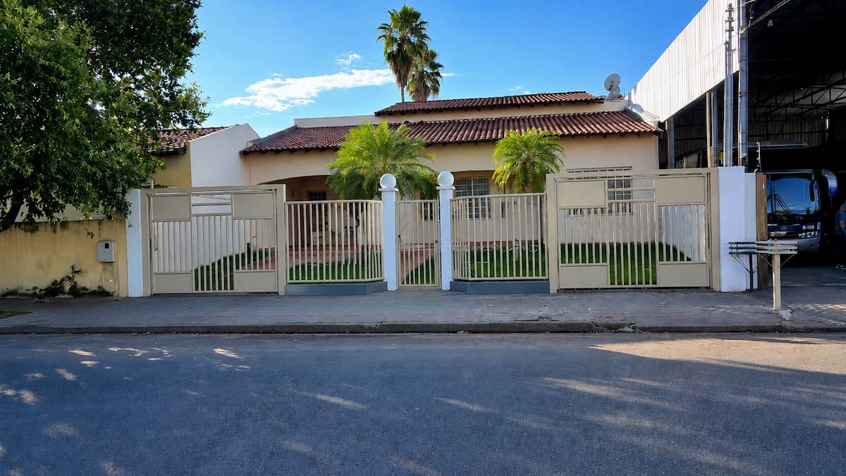 CASA Á VENDA CENTRO - ITURAMA/MG